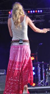 Joss Stone feet photo thumbnail