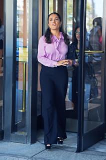 Salma Hayek feet photo thumbnail