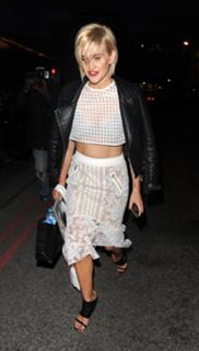 Ashley Roberts feet photo thumbnail
