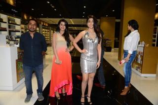 Shriya Saran feet photo thumbnail