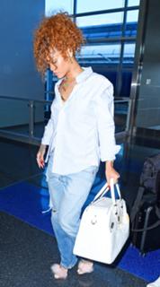 Rihanna feet photo thumbnail