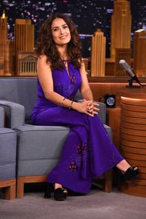 Salma Hayek feet photo thumbnail