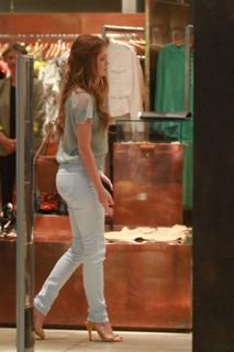 Marina Ruy Barbosa feet photo thumbnail