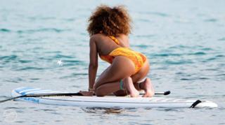 Rihanna feet photo thumbnail