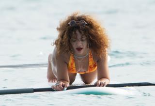 Rihanna feet photo thumbnail
