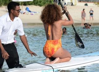 Rihanna feet photo thumbnail