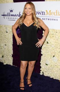 Mariah Carey feet photo thumbnail