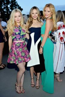 Dove Cameron feet photo thumbnail