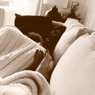 Jessica Lowndes feet photo thumbnail