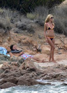 Heidi Klum feet photo thumbnail