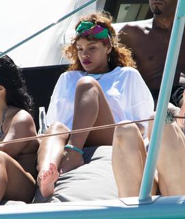 Rihanna feet photo thumbnail