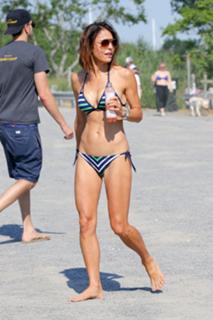 Bethenny Frankel feet photo thumbnail