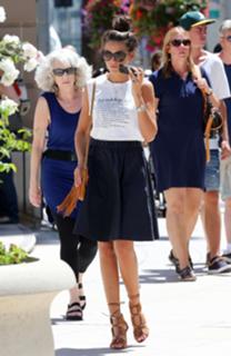 Michelle Keegan feet photo thumbnail