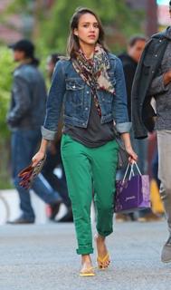 Jessica Alba feet photo thumbnail