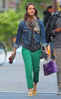 Jessica Alba feet photo thumbnail