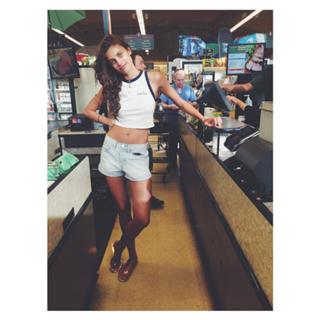 Taylor Hill feet photo thumbnail