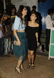 Sonam Kapoor feet photo thumbnail