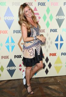 Cat Deeley feet photo thumbnail