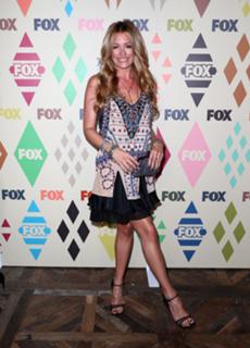Cat Deeley feet photo thumbnail