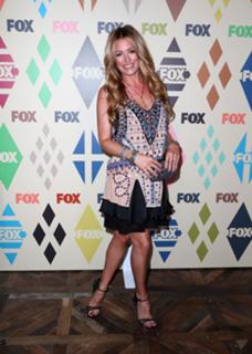 Cat Deeley feet photo thumbnail