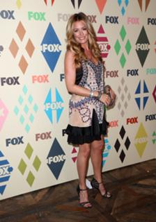 Cat Deeley feet photo thumbnail