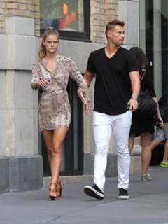 Nina Agdal feet photo thumbnail