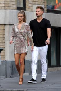 Nina Agdal feet photo thumbnail
