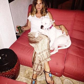 Daisy Fuentes feet photo thumbnail