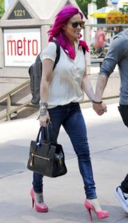 Jenny McCarthy-Wahlberg feet photo thumbnail