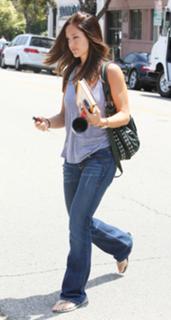 Minka Kelly feet photo thumbnail