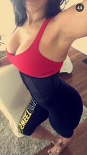 Vida Guerra feet photo thumbnail