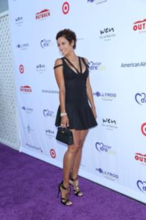 Nicole Murphy feet photo thumbnail