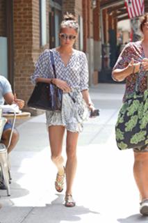 Alicia Vikander feet photo thumbnail