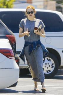 Emma Stone feet photo thumbnail