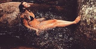 Juliana Paiva feet photo thumbnail