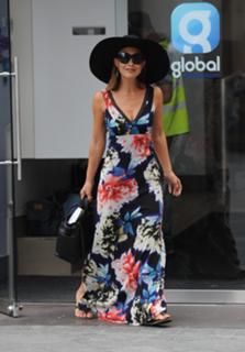 Myleene Klass feet photo thumbnail