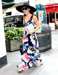 Myleene Klass feet photo thumbnail