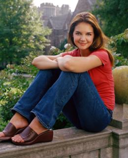 Katie Holmes feet photo thumbnail