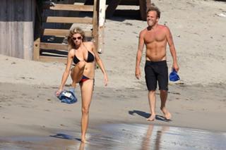 Charlotte McKinney feet photo thumbnail