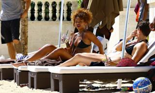 Rihanna feet photo thumbnail