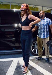 Rihanna feet photo thumbnail