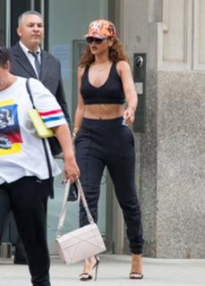 Rihanna feet photo thumbnail