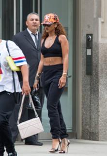Rihanna feet photo thumbnail
