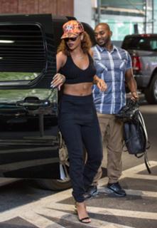 Rihanna feet photo thumbnail