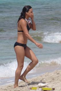 Michelle Rodriguez feet photo thumbnail