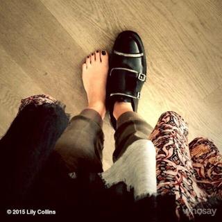 Lily Collins feet photo thumbnail