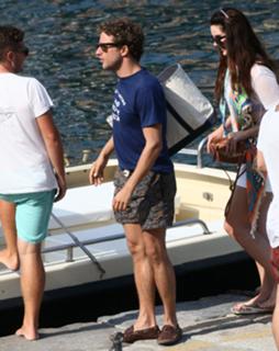 Lana Del Rey feet photo thumbnail