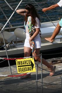 Lana Del Rey feet photo thumbnail