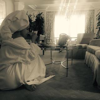 Selena Gomez feet photo thumbnail