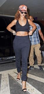 Rihanna feet photo thumbnail